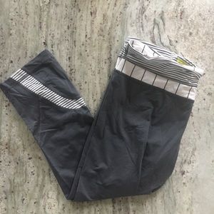 lululemon Grey and White Cropped Ankle Leggings